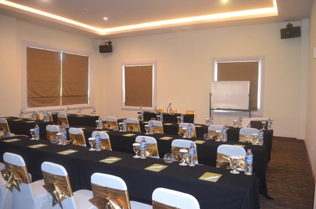 Hotel Safira מגלאנג מראה חיצוני תמונה