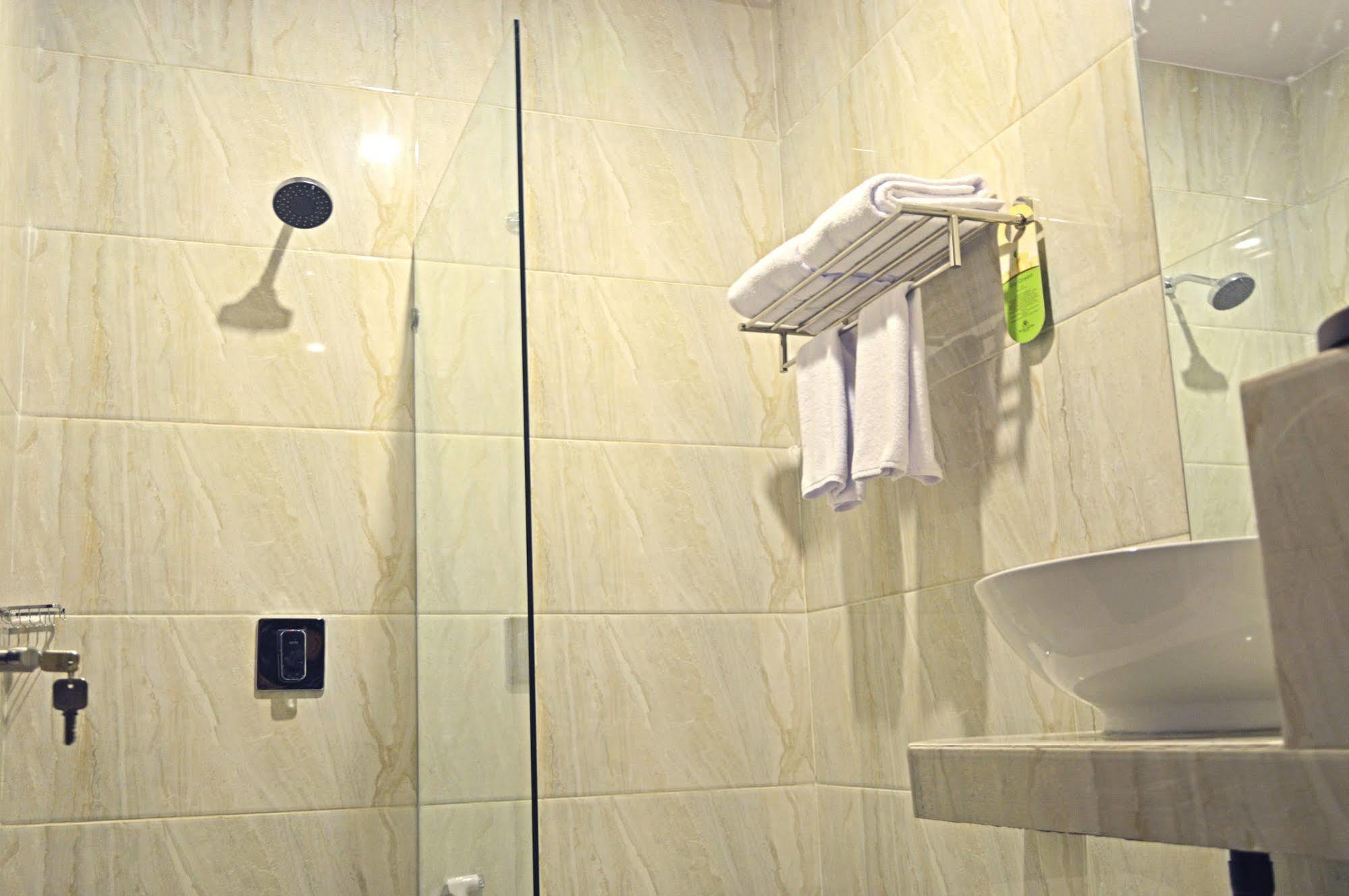 Hotel Safira מגלאנג מראה חיצוני תמונה